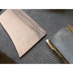 Planchette apéritif en noyer