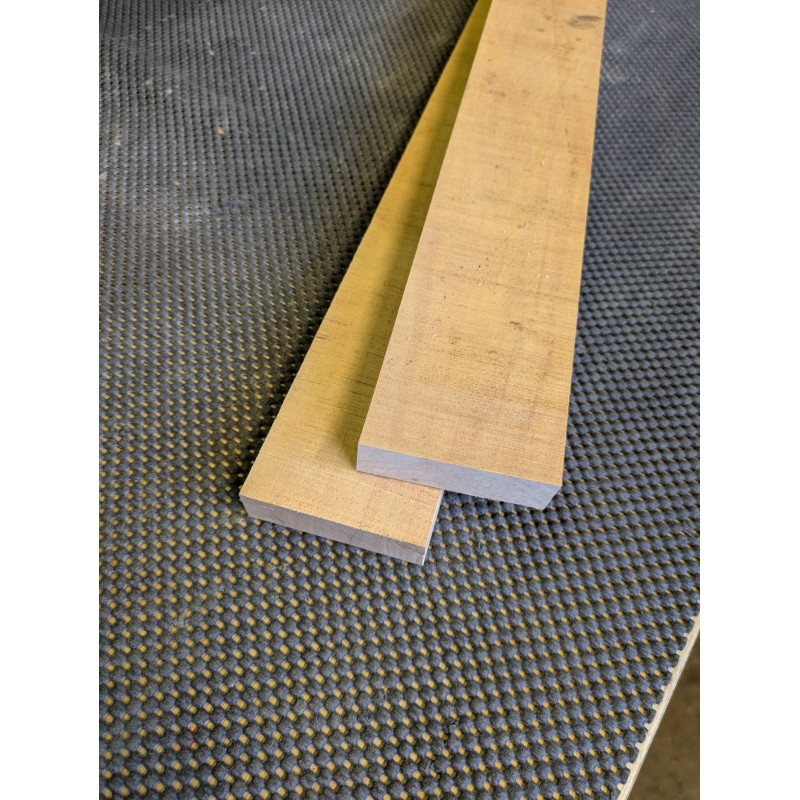 Touche pour guitare en pommier