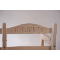 Gravure sur chaise